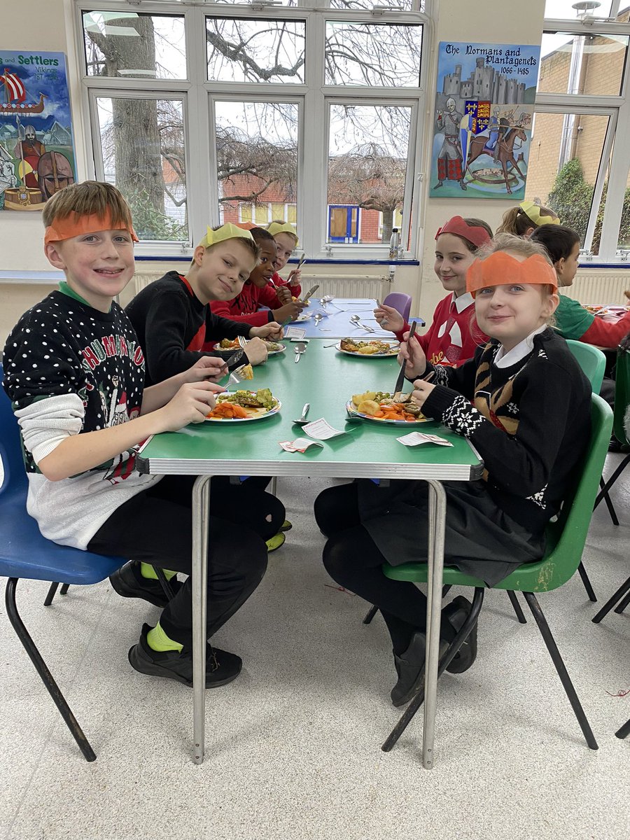 stanthonyslough's tweet photo. It’s beginning to smell a lot like Christmas! Thank you to all of the fantastic kitchen staff for their hard work, along with all of the staff, for serving 100s of delicious Christmas dinners today #christmasdinner #christmasjumpers #crackertime https://t.co/UHweNKpQ1I