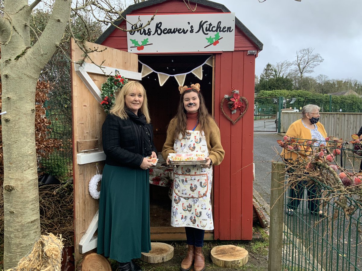 Education_NI's tweet image. A truly fantastical journey through Narnia @JonesMemorial in Enniskillen where the Minister met some famous characters. There was also time for discussion on a number of issues including area planning.