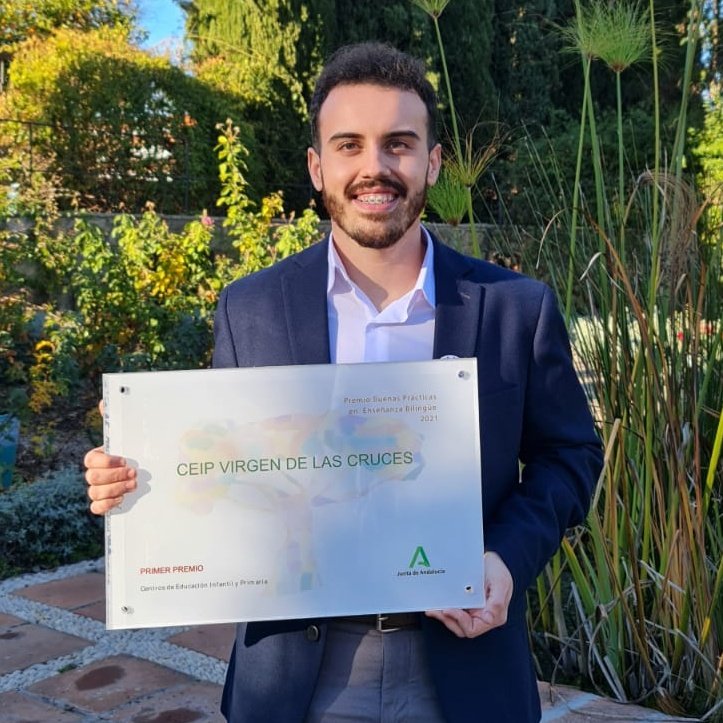 TeacherJuanBlas's tweet photo. Primer Premio Buenas Prácticas en Educación Bilingüe de Andalucía @CeipElGuijo #BuildingADream 🌈 https://t.co/Z4EHSlUiXX