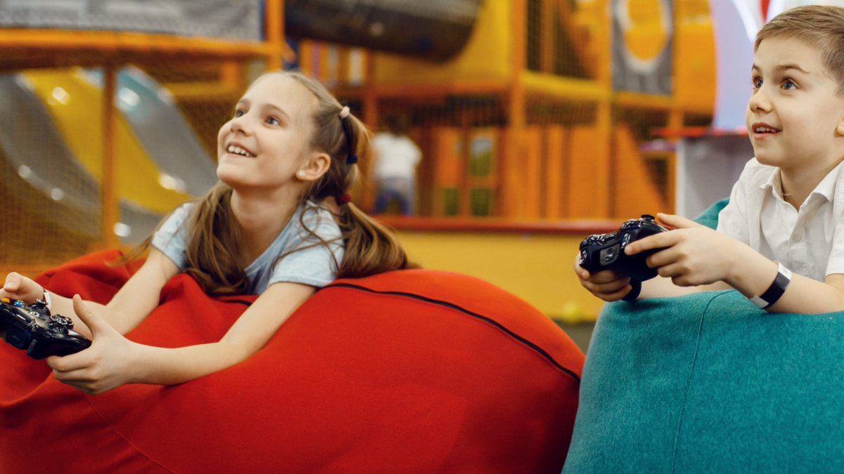 Buying your child a games console for Christmas?

Help them to game more safely over the festive break and beyond: thinkuknow.co.uk/parents/articl…