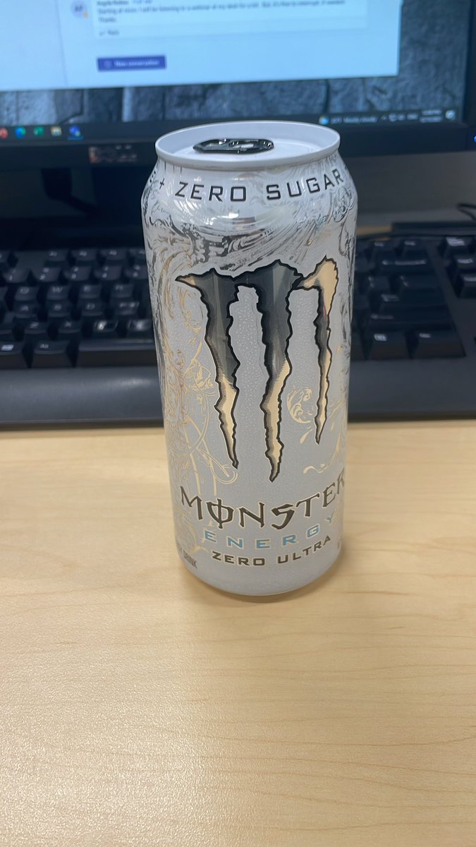 SkeletalBodyXx's tweet photo. My coworker just came to my cubicle and he was handing out chocolate to everyone. He said, “I don’t think you eat chocolate, but do you still like these? Merry Christmas.” And handed me a monster zero. Guess I’m sus but oh well lol. So validating. #edtwt #edthings #ana https://t.co/iiSATqvcoC