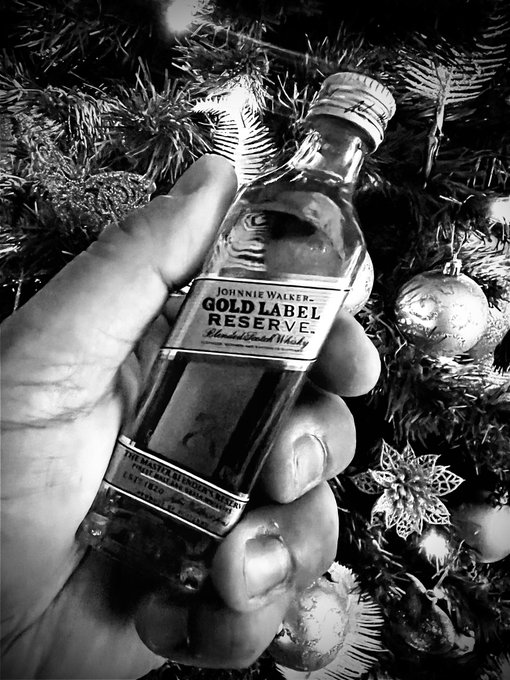 Oh love a Gold Label Reserve.
#AdventCalendar https://t.co/kQdoJ8O0pq