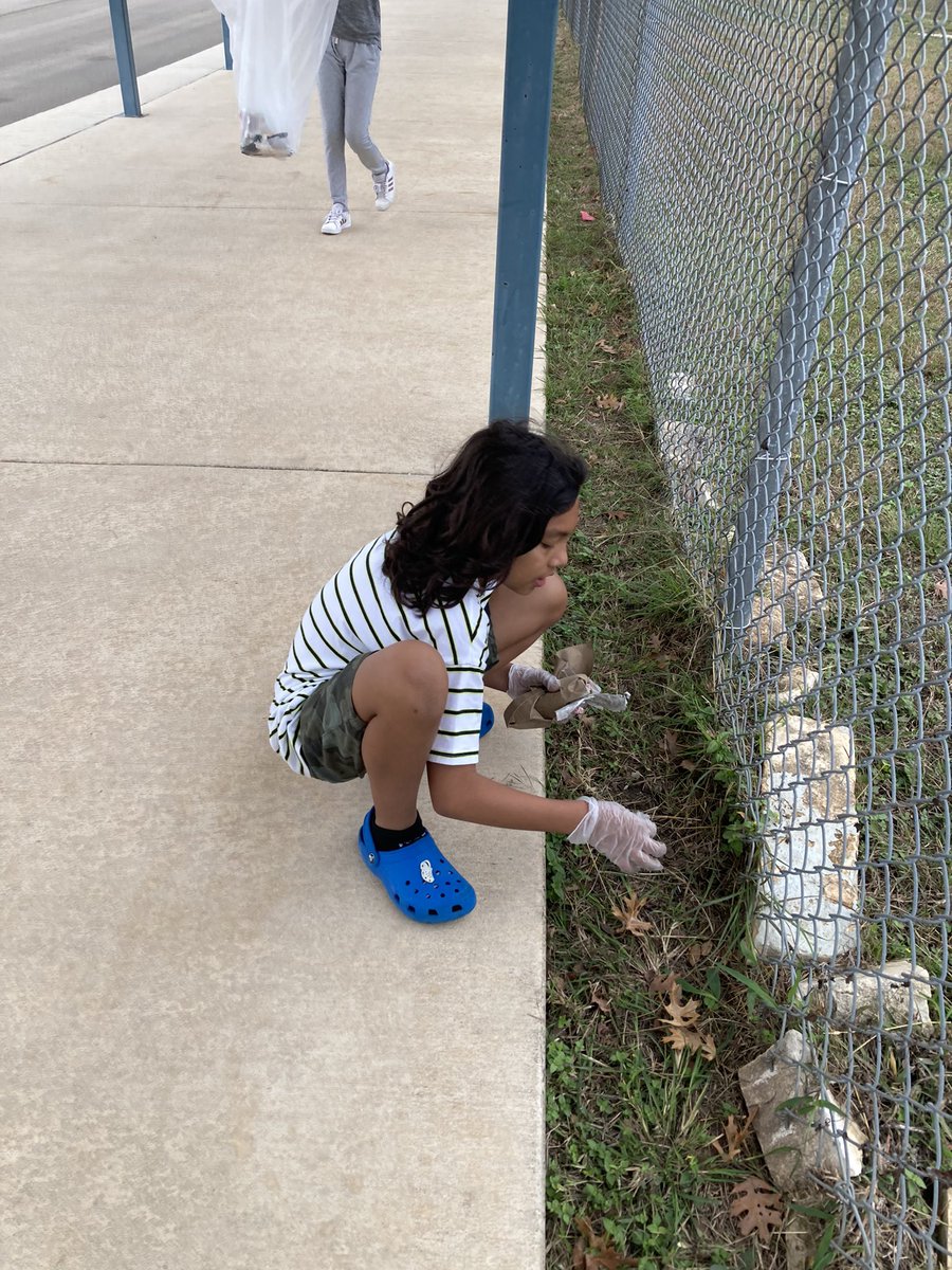 Rutkowski/Westfall (@5thgradecoyotes) on Twitter photo I’ve never met a group of students more excited to pick up trash (safely, of course!). Beautifying our <a href="/NISDKuentz/">Kuentz Elementary</a> campus AND having a good time! #12DaysOfCommunity I’ve never met a group of students more excited to pick up trash (safely, of course!). Beautifying our <a href="/NISDKuentz/">Kuentz Elementary</a> campus AND having a good time! #12DaysOfCommunity