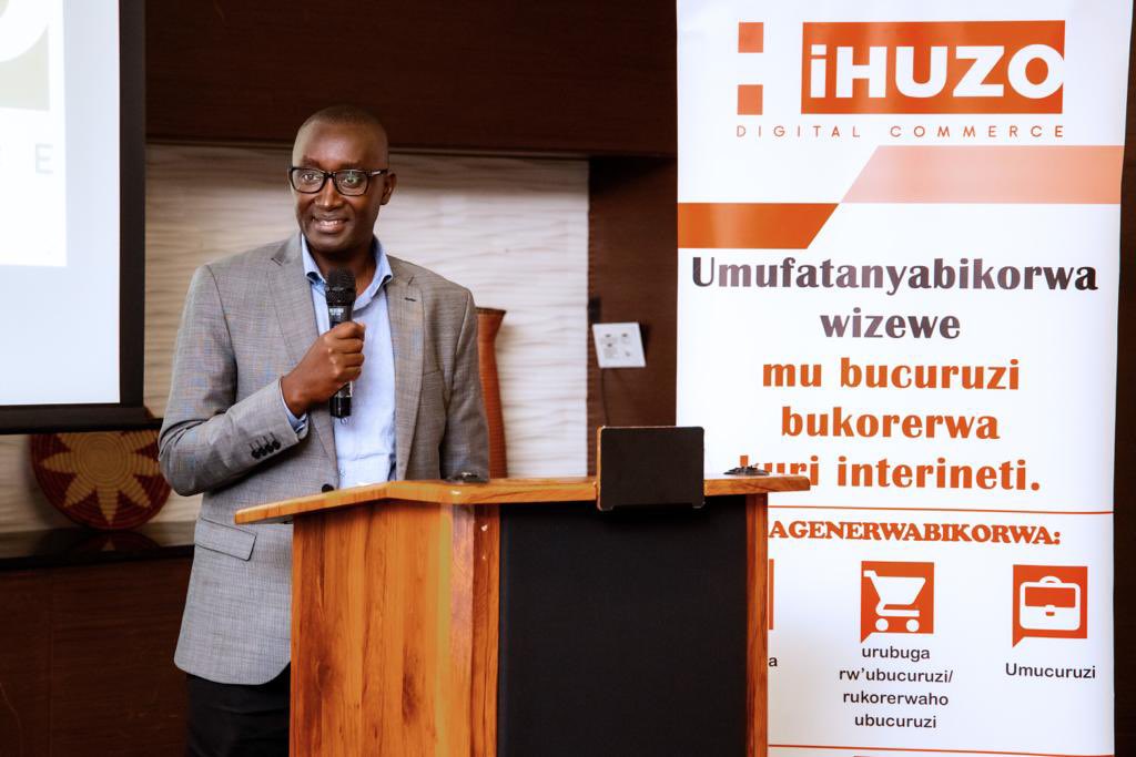rwictchamber's tweet photo. Today, @iHuzoRwanda has announced the 5 Winners of iHuzo Digital Onboarding Challenge 2021 at @UbumweGdeHotel.  #RwandaICTChamber’s CEO @antale and #AccessToFinanceRwanda’s CEO @jbiyacu awarded the winners, and shed light on iHuzo’s expectations from their platforms. #ecommerce https://t.co/DvFuG2qhB3