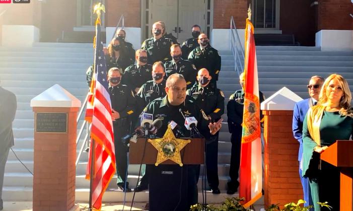 Shechaim's tweet photo. Complaint filed against sheriff after he didn’t show ID to pick up his child from school
When it comes to our elders and our children there is no such thing as ‘Not being careful enough’ HOWEVER!
https://t.co/3FDCmZOlPt https://t.co/MGBmI01YqB