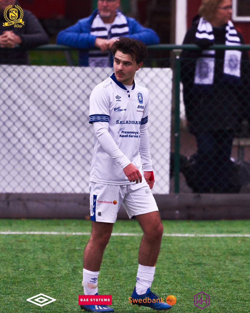 karlskogaskherr's tweet photo. Erik Björndahl har valt att förlänga med Sporten! Vår kvicka yttermittfältare stod säsong 2021 noterad för 5 mål och 8 assist. #forzasporten https://t.co/rWJrzmpfOv