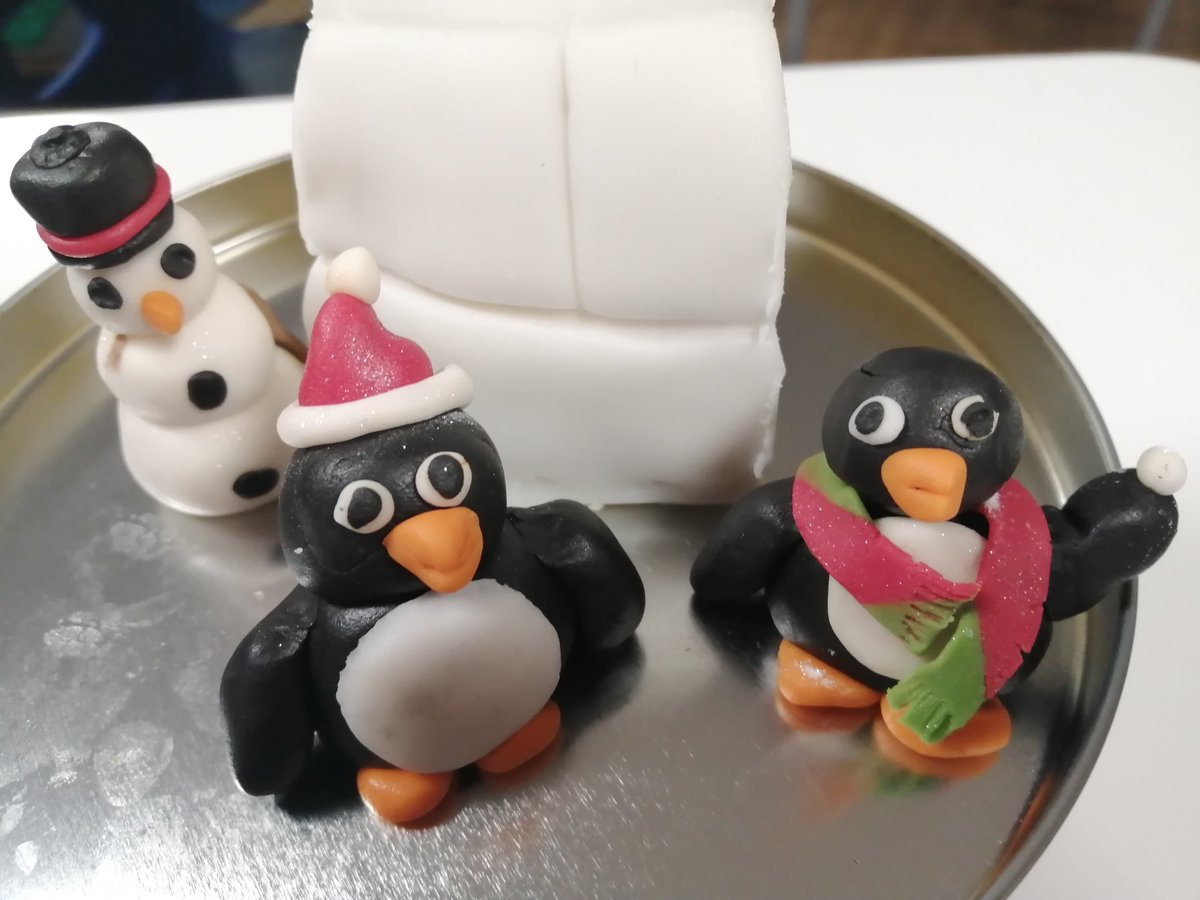 BoclairDofe's tweet photo. 🎄Spreading some Christmas cheer is our rising star baker, Molly. How fantastic are these cakes?! @coote_gael and Team DofE are super impressed. Well done! #skillssection #skillsforlife #nextGBBOapplicant https://t.co/zYsQ7QYSmJ