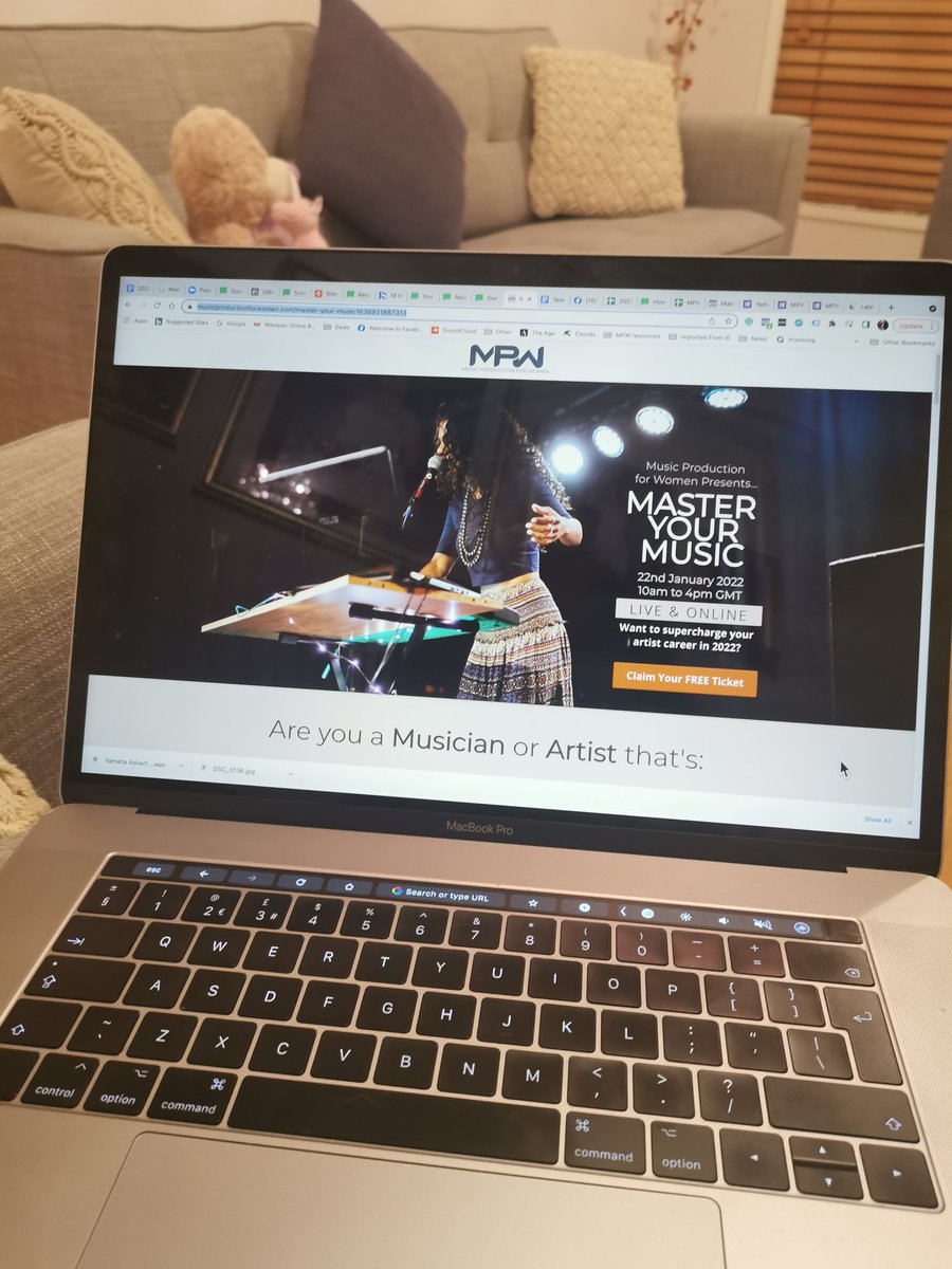 We've been working SUPER hard and can finally announce our biggest free event of Masterclasses ever in January on Music Production, Mixing, Live Performance and more. Save your spot here ☺️ musicproductionforwomen.com/master-your-mu…