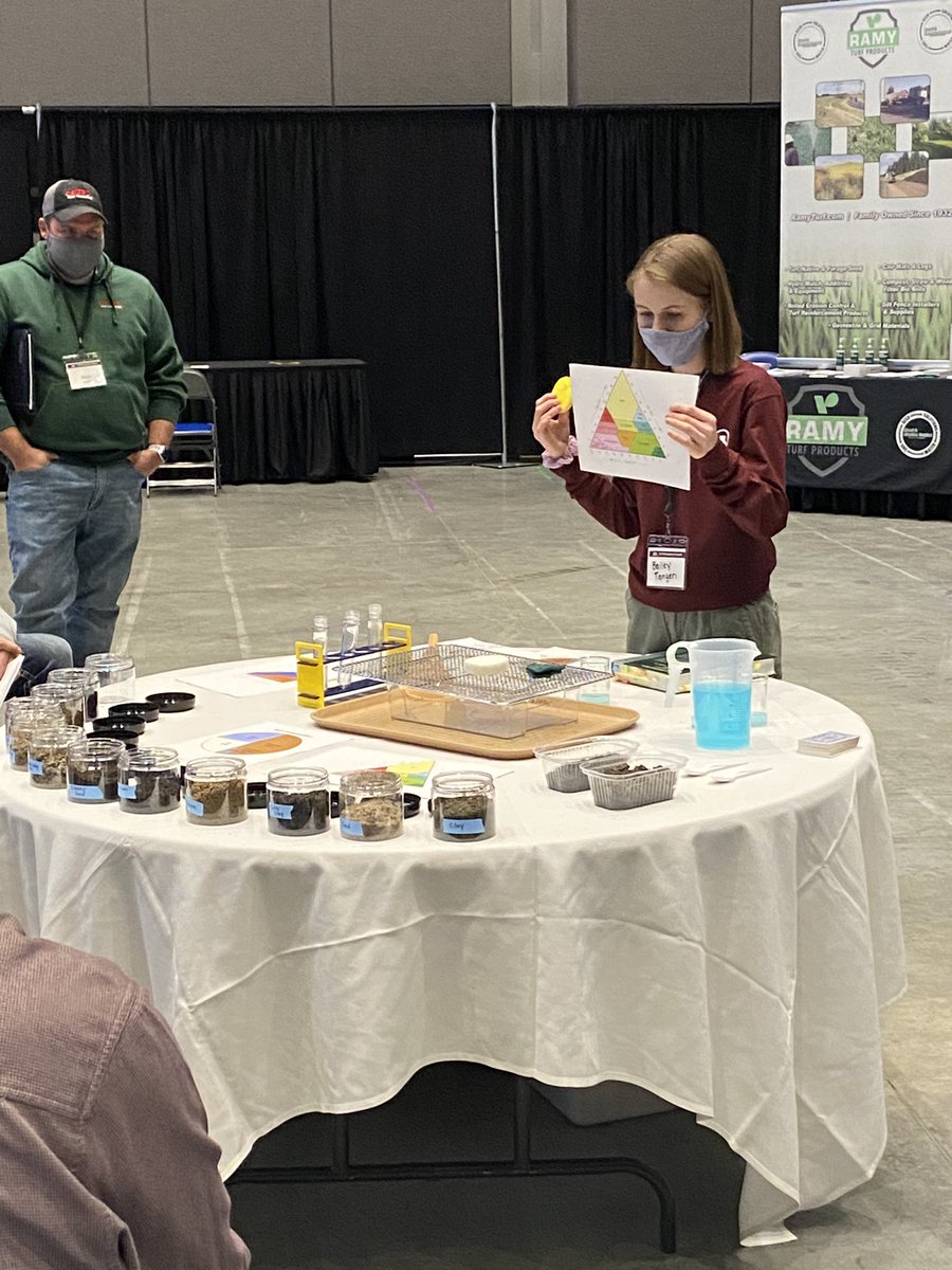 soilwarrior's tweet image. Demonstration morning at #SMS2021 #Erosion #CarbonToNitrogen #SoilTexture #Weeds #SoilFiltration