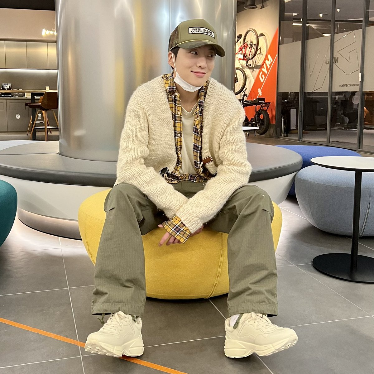 official_yoon_'s tweet photo. 바빠도 행복하게😊💙 https://t.co/e7FMjfwxQR
