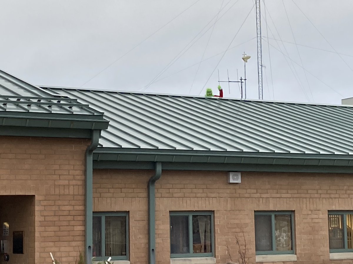 kanelandKSS's tweet image. Look who showed up at John Shields for Holiday Character Day! #kanelandpride