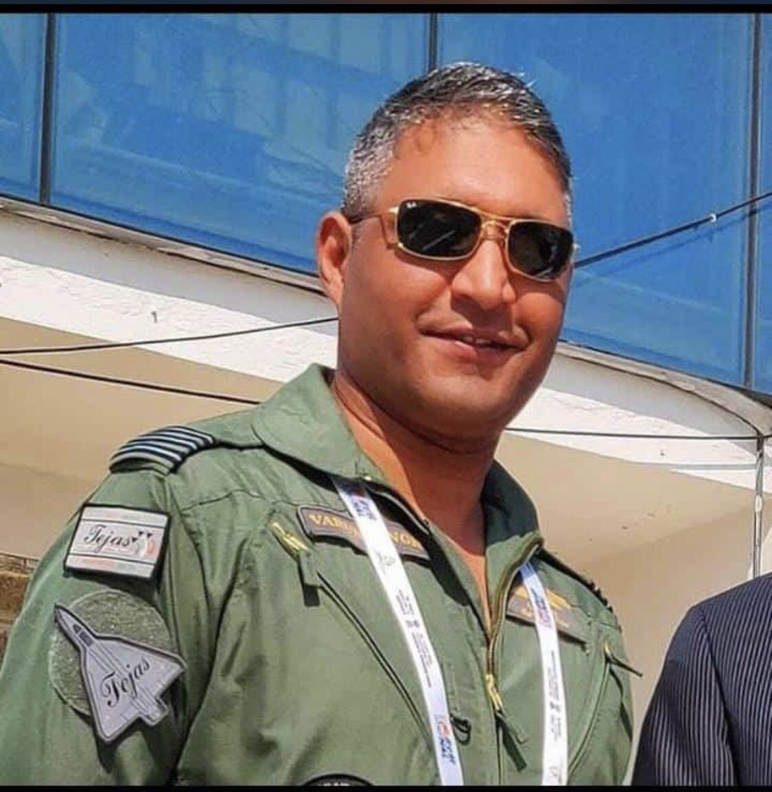 JVSinghINC's tweet image. My humble tribute to Group Captain #VarunSingh 
Om Shanti 💐🙏