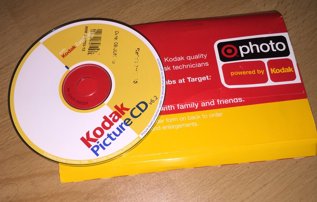 andyAVAVsystems's tweet photo. To complement my buddy @OldSchoolFormat
Here’s more #RetroTech
#Kodak PCD-850 #PhotoCD & AudioCD Player.
Launched 1992. Looking back its all a bit basic now, Composite & S-Video output https://t.co/nKvORWHy06