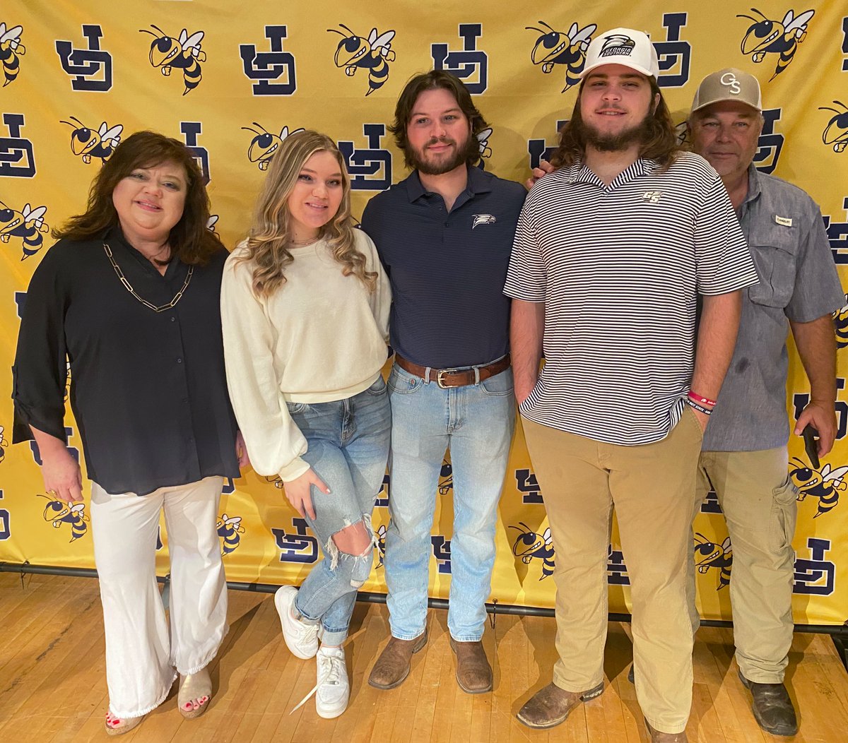 Officially official. 

<a href="/natelewis721/">nate</a> is ready to hit the ground running with <a href="/GSAthletics_FB/">Georgia Southern Football</a> 

🏈 #EarlySigningDay <a href="/WJCLNews/">WJCL News</a>