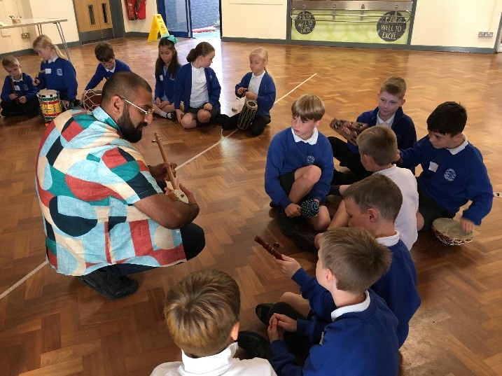 Do you know a Santoor from a Sitar? Musician <a href="/MrShay_Artist/">Mr Shay</a> bought the sounds of Punjab to @Hathern_Primary as the Anand Mangal ladies shared memories of music in their school days <a href="/PartitionMemory/">Migrant Memory and the Post-Colonial Imagination</a> @MidlandsCLS 
#Hathern #School #Communities #Diversity #Heritage #Culture #Memory