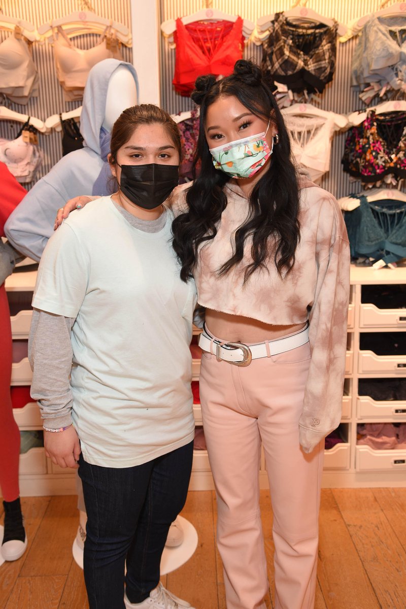 campuspride's tweet photo. THANK YOU to @VSPINK for the Holiday Shopping Experience for LGBTQ youth!! Five students from Woodbury University and University of Redlands received a VIP shopping experience last week with actress/singer Lana Condor at the Glendale Galleria PINK Store in LA! 🛍️💝 #pinkproud https://t.co/eufeXgljWP