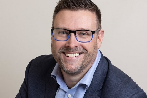 AXAUK's tweet photo. 2021 has been a huge year for consolidation in the #broker market. Our CEO of Commercial, Jon Walker, and Steve White, CEO of @BIBAbroker, spoke to @YouTalkInsNEWS about what this means for the independent broking sector. Read more: https://t.co/T3j5Ae1g3t https://t.co/wU5I5uAB1R