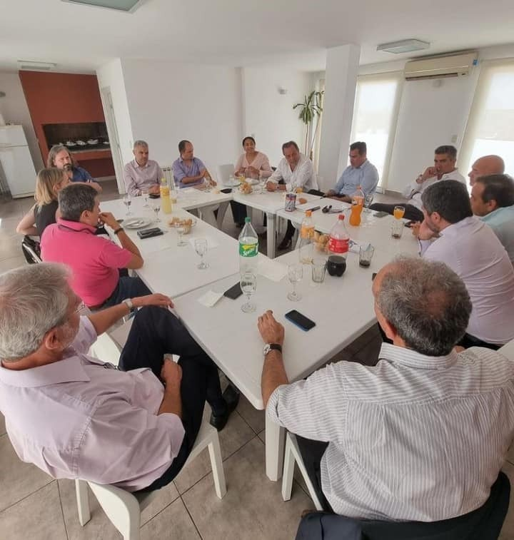 E21Reg's tweet photo. E21 y los equipos de ONGs, presentes y comprometidos por Córdoba y el país. https://t.co/2wf1w22VxD