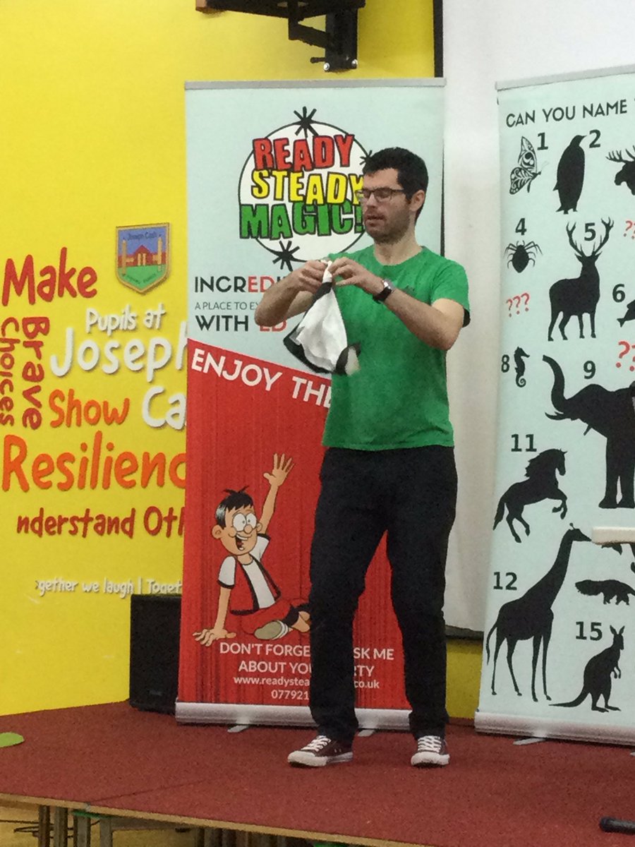 cashprimary's tweet image. Reception and KS 1 classes had a lovely Christmas treat this afternoon….a visit from a magician! Ed from Ready, Steady, Magic performed lots of tricks and the children loved it! We are so lucky at Joseph Cash! #thejcway #magic #howdidhedothat #btxmas Christmastreat