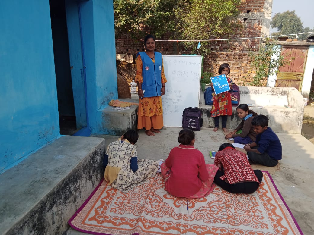 KDeokiran's tweet photo. Govt. Girls Higher Secondary school Balrampur, Dist -Balrampur, Blue Brigade team -Madhu, Kanchan and Sabbu(Gram-Obree, Judadniya) https://t.co/1BDELA2OTd