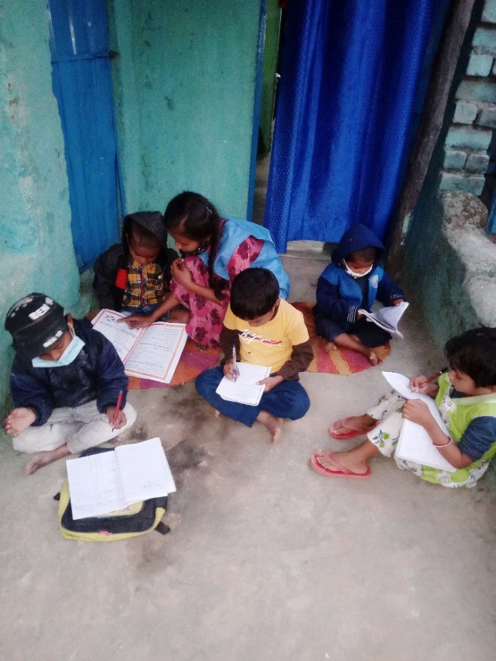 KDeokiran's tweet photo. Govt. Girls Higher Secondary school Balrampur, Dist -Balrampur, Blue Brigade team -Madhu, Kanchan and Sabbu(Gram-Obree, Judadniya) https://t.co/1BDELA2OTd