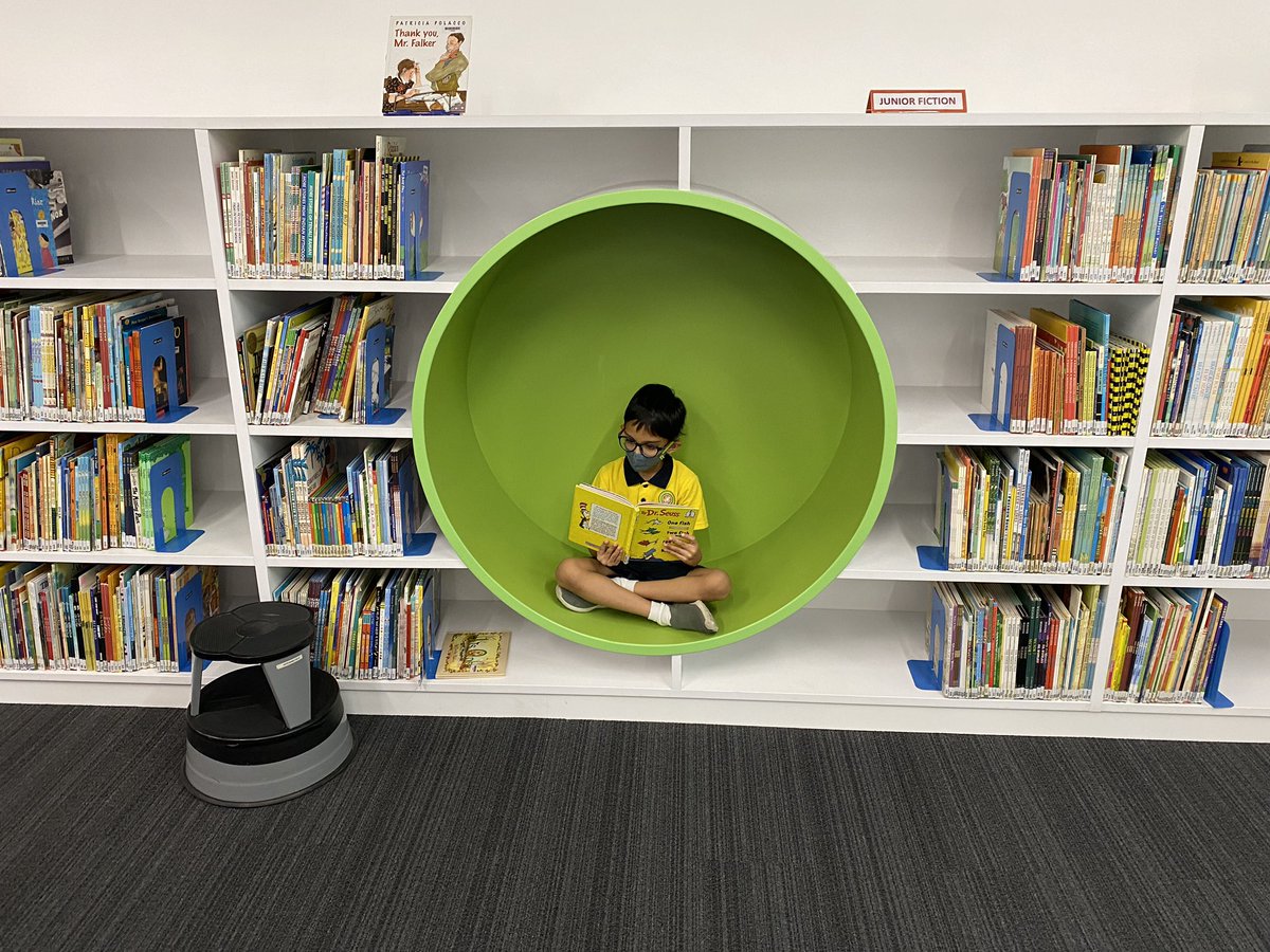 PYP_Teacher's tweet image. Finally have primary students in the building. Students were so happy to see their amazing teachers @oismumbai who planned engaging and fun activities for their first day back after 21 months. #newnormal #backinthebuilding