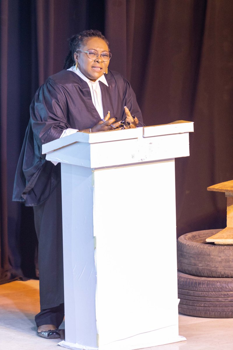 Raconteurprod's tweet photo. @gloriaanoziey1 played Chairman, in this play that interrogates the justice system in Nigeria. It x-rays abuse on human rights &amp; social justice in Nigeria. It shows us that silence in the face of oppression is not golden; our silence creates monsters; they turn around to bite us. https://t.co/DPMAeBdnoC