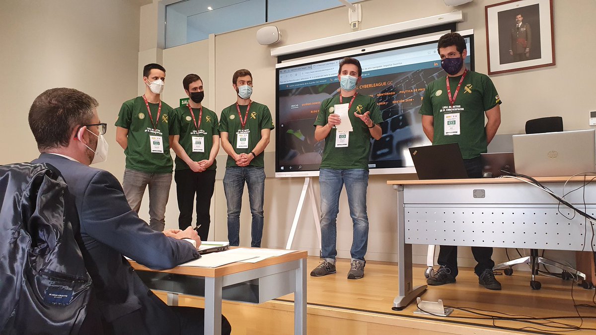 es_ncl's tweet image. El equipo HTTP 418, con alumnos de la Universidad Autónoma de Madrid,
Universidad Oberta de Catalunya y Universidad de Valladolid, defiende la resolución de los retos ante el tribunal de evaluación.
#IIINationalCyberLeagueGC
#fasefinal