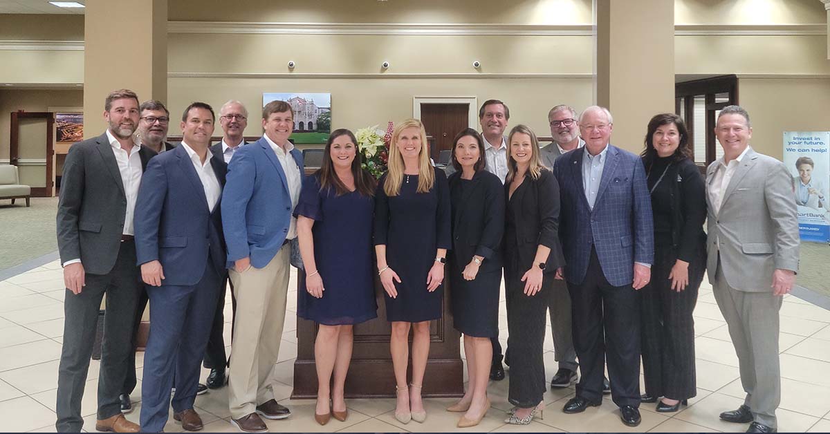 We're excited to announce our newest branch in Mobile, Al, is open for business!  We welcome new team members and customers, and love seeing the SmartBank family continue to grow!
