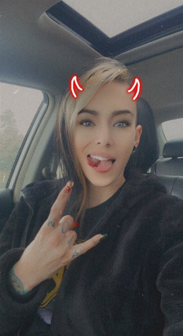 My #splittongue is healing up nicely. This pic was 11 days after split. #bodymods #bodymodification #tonguesplit<a href="/tag/splittongue"class="tags">#splittongue</a><a href="/tag/bodymodification"class="tags"><span>#bodymodification</span></a><a href="/tag/bodymods"class="tags"><span>#bodymods</span></a><a href="/tag/tonguesplit"class="tags"><span>#tonguesplit</span></a>