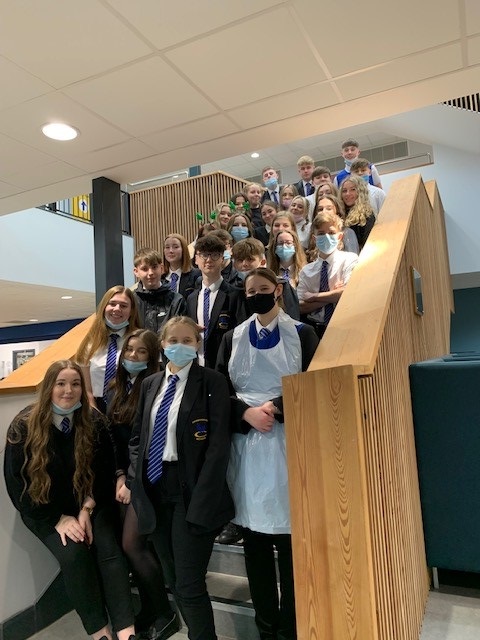 croesyschool's tweet photo. Brilliant team effort to get Christmas lunch ready, served and cleared up today - well done Croesy! https://t.co/zorbmoIEkC