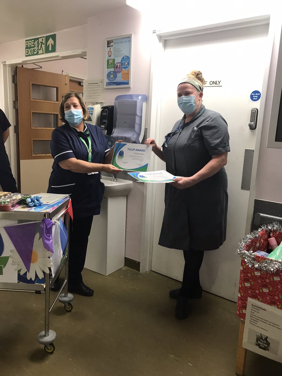 NUHNursing's tweet photo. There was TULIP fever on @F22Ward this afternoon as Nursing Associate Sam won, not 1, but 2 TULIP Awards!! 🌷 Her person-centred, above-exceptions care has been recognised by multiple pts. Congratulations 👏🏾 @widerworkforce @CleggAndrea @sdasaunders @TeamNUH https://t.co/4byzmAtKLB