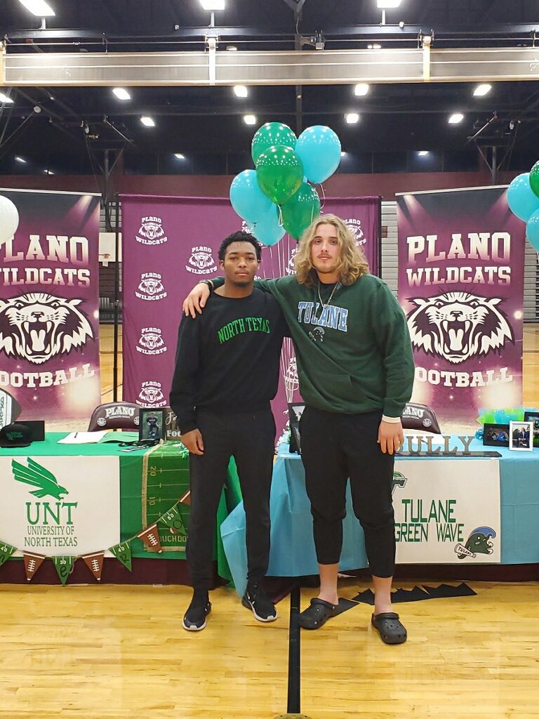 PlanoFootball's tweet photo. Congratulations to our signees! #LiveAsOne #NationalSigningDay https://t.co/GhK5aOLtTA