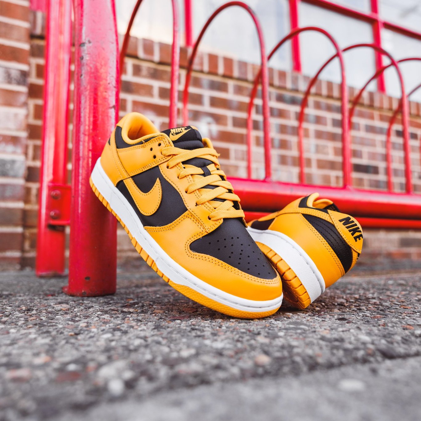 dunk low goldenrod