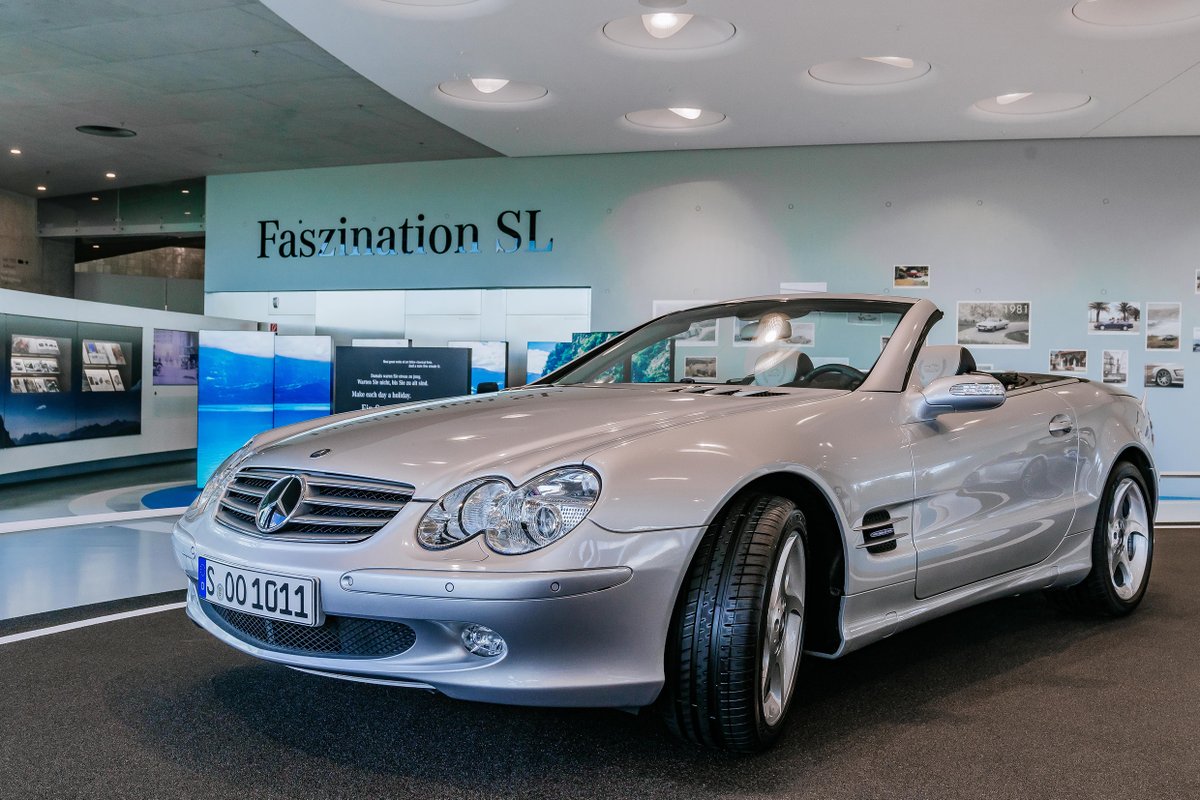 MB_Museum's tweet photo. This star from our special exhibition "The fascination of the SL" is stylistically fascinating and technically sophisticated: the SL from the R 230 series continued the long sports car tradition in 2001. Tickets available here: https://t.co/bLm3xcRfQt #MBmuseum #yearoftheSL https://t.co/hVzJ0VWh3B