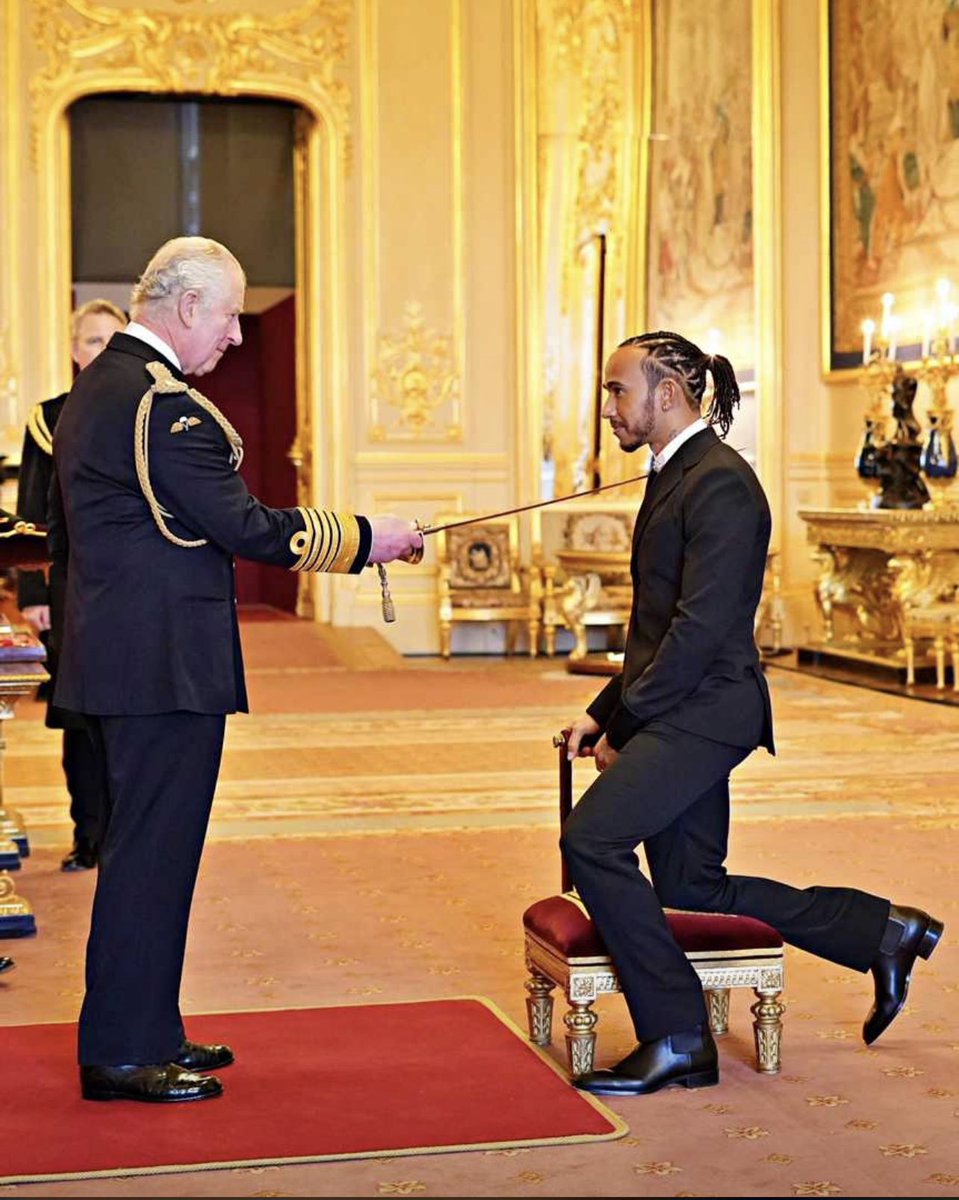 enkudheni's tweet image. The future King of #UK, knighting the current King of @F1 @MercedesAMGF1 Sir @LewisHamilton #IsThereNotACause📌