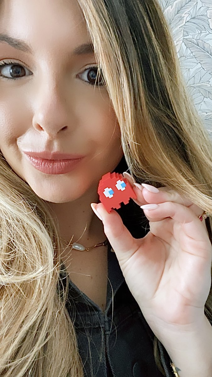 I just had a BLAST yesterday talking about the new PAC-MAN COMMUNITY game available on #Facebook. The 90's kid in me has so many memories playing this game with my brother and now our family can play together anytime anywhere! GAME ON...🕹️
facebook.com/PACMANCOMMUNIT…
