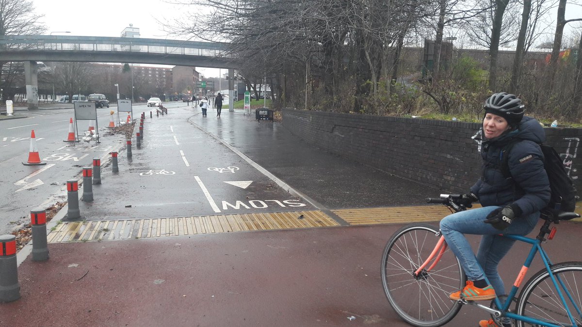 chapeau to Glasgow for building this route on a main road *even though* there is a narrow winding canal path alternative. Now there's a year round female friendly route that makes life better for everyone