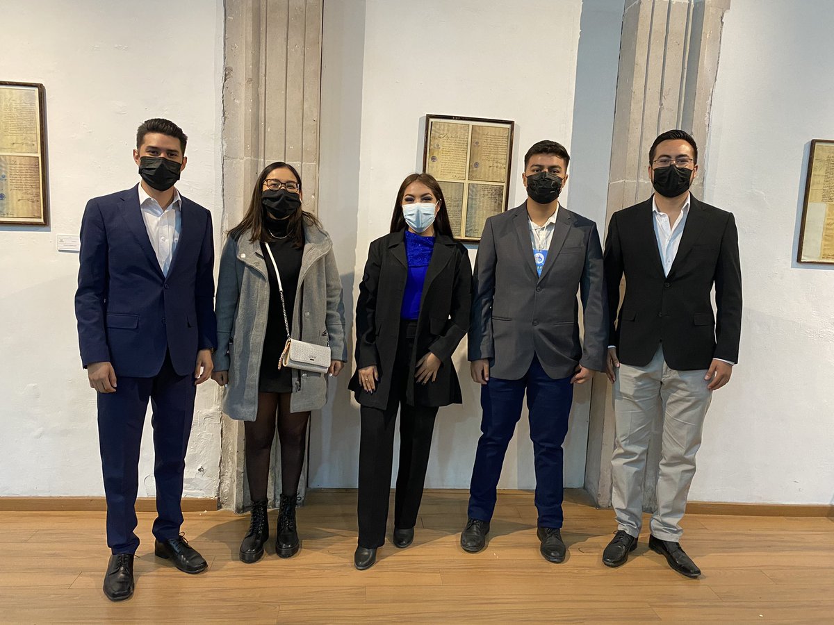 Jahir_L's tweet photo. ¡Buenos días! 👋🏼 Comenzamos este miércoles con el Coloquio de Investigación de la @ujvasconcelos. El talento de los estudiantes de nuestra comunidad es impulsada por el @cedupmx. #EstáEnNosotros https://t.co/L3DT9ABmFU