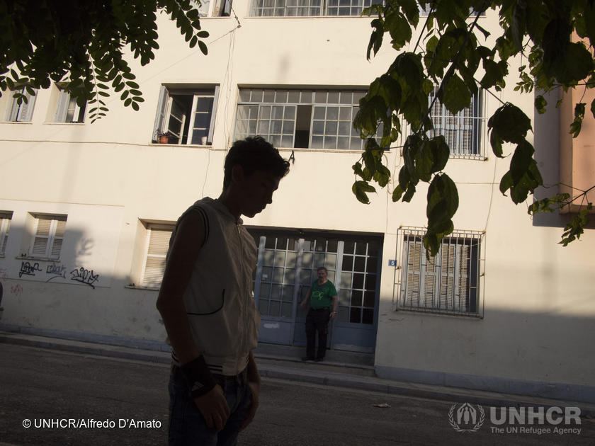 UNHCRGreece's tweet photo. Meet Abed,13, who went from homelessness in 🇬🇷 to finding a new home in 🇮🇪. 

“When they told me, I’d be moving to Ireland. I thought they were lying, it was wonderful.” 

Relocation from 🇬🇷 to other European countries is an effective act of solidarity. 
https://t.co/zki3yFZKH1 https://t.co/Da6eXVbSPb