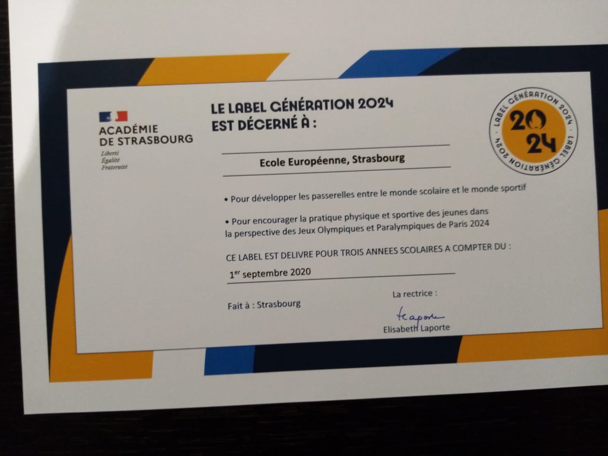 OlivierTedde's tweet photo. Lâ@EuropeanS_Stg a reçu aujourdâhui son label #generation24 des mains de la rectrice, @ElisabetLaporte. Une belle reconnaissance du travail engagĂ© pour la promotion des idĂ©aux olympiques qui seront dĂ©fendus dĂšs mars lors des compĂ©titions #eurosports ! #excellence @acstrasbourg https://t.co/MXKrWUFqt8