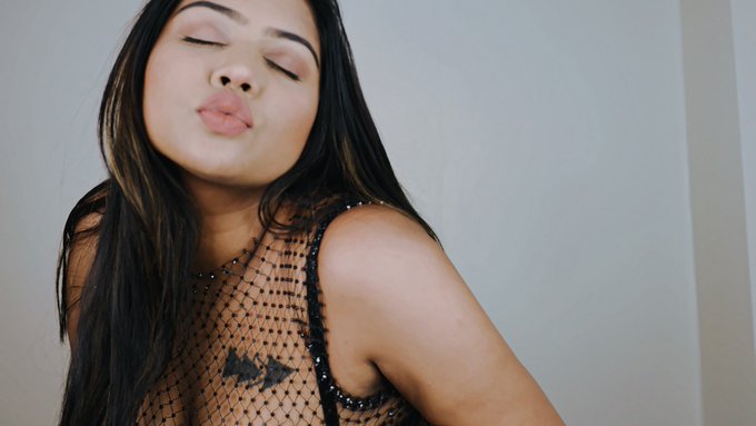 Watch Oasi Das's leaked NSFW photo on TwXstars