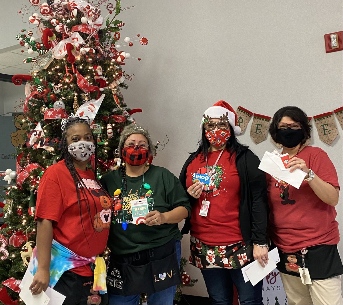 Hinojosa_AISD's tweet photo. A few Holiday Bingo Prize Winners today @Hinojosa_AISD . Thank you to the Hinojosa PTA for donating the gift cards for our staff. #hinojosahighlights https://t.co/jgjBDEPPfa