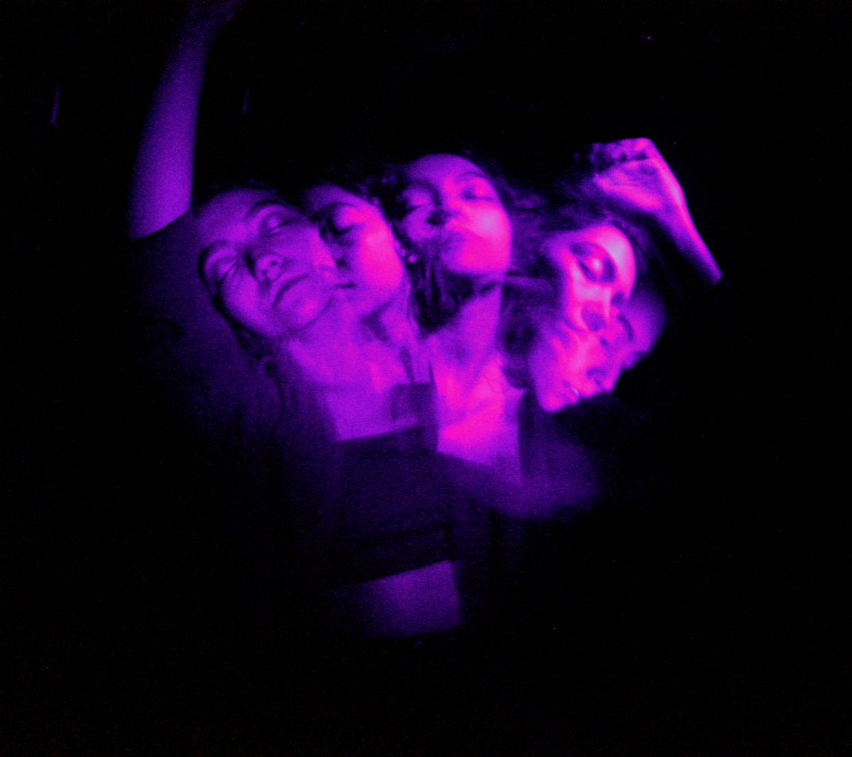 luxaspng's tweet photo. Hey photography lovers and y'all! 📸

New mint for the purple photoshoot! With @babagukeba 

"Inenarrável"
10/10
1 xtz

https://t.co/z7YuxYsTLP
#nftphotobr #tezos 
@hicetnuncla @onhicetnunc https://t.co/FcHirG3oZf
