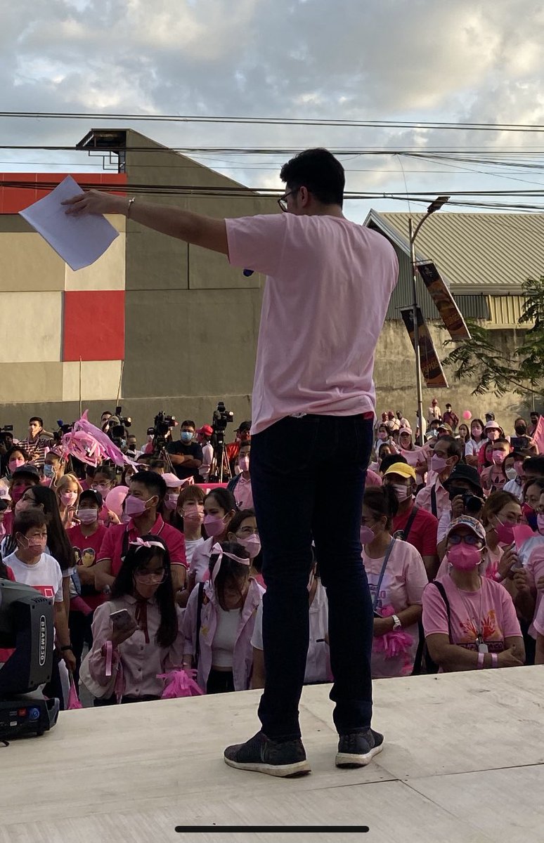 iamjustindizon's tweet photo. Dahil wala naman akong hosting gigs/rakets, gagamitin ko na lang itong talent/passion ko rito sa people’s campaign! 🎀🎀🎀

Syempre, hindi tayo nagdemand ng bayad dahil ito yung tulong natin sa laban! 🇵🇭

Ipagmamalaki ko na tumindig ako sa panahon ng moral crisis! ✊🏻 https://t.co/jNE0FxQSqW