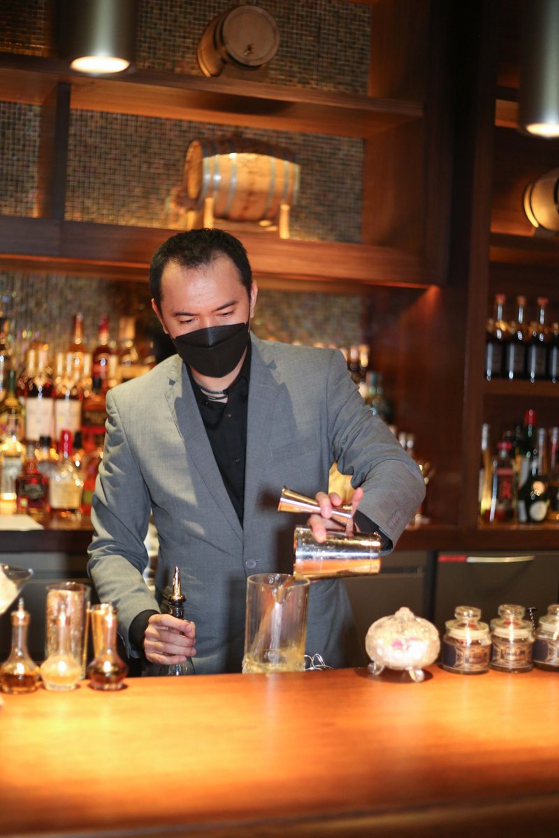 BARONG BAR at <a href="/FairmontJakarta/">Fairmont Jakarta</a> is back! Experience cocktail creations by Head Mixologist, Charles Richard <a href="/barkepr/">TakBernyawa</a>. Taste Kintamani, one of the new signature cocktails prepared specially for the connoisseurs who fancy creative infusions. 💫