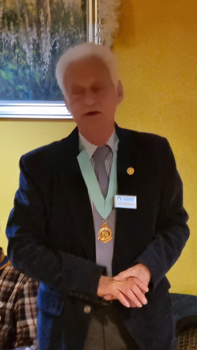 Many congratulations to Immediate Past President David Elkin, presented with a PHF by District Governor Chris Brenchley yesterday evening. Well deserved David. @davsanelkin @mirceaswisp @rotaryradiouk @Rotaryeditor @raydixon1066 @RotarySE1120