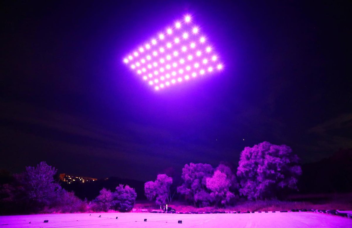 Skypixdroneshow's tweet photo. Looks like Pantone 2022 color😅
PANTONE 17-3938 Very Peri 🎆
What do you think? 
@pantone ✨

#skypixdrones
Tel/WhatsApp +38 (098) 612-13-52

#events 
#lightshows 
#дроны
#droneshow 
#dronelightshow 
#шоудронов https://t.co/mYZJ6iq1fe
