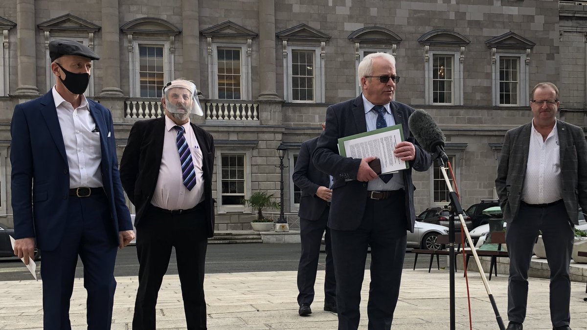 Today this group of men stood in our parliament & each one compared doctor’s providing healthcare for women & pregnant people to Vets treating animals. 

The 66.4% of us that voted to #repealthe8th haven’t gone anywhere Deputies & we see you

#sexisminpolitics #FreeSafeLegalLocal