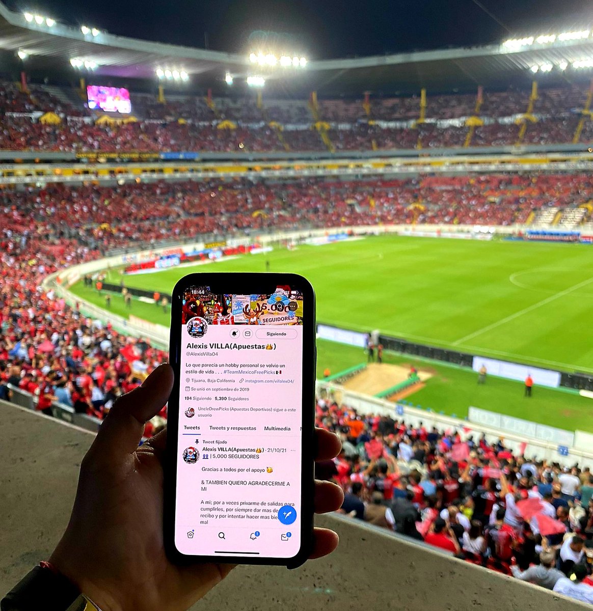 AlexisVilla04's tweet photo. BUEN DIA RAZA☀️

HOY TENGO GANAS DE ROMPERLA💥; CON UNA JUGADA DERECHA; 

LE METERE 40,000$ PESOS💰

QUIEREN QUE LA COMPARTA CON TODOS USTEDES? 🤔  

APOYEN MACIZO ESTE TWITT

RIFARE 3 CUPOS DE MI GRUPO PRIVADO🎫 ENTRE LOS QUE DEJEN SU INTERACCION❤🔄 

#ENCASADELCAMPEON🏆 https://t.co/rmDkNy2Qj6
